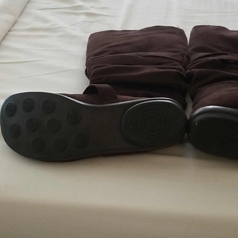 Flat Boots - Picture 3 of 3
